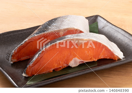 [Hokkaido-produced] Authentic Salted Sockeye Salmon 140848390