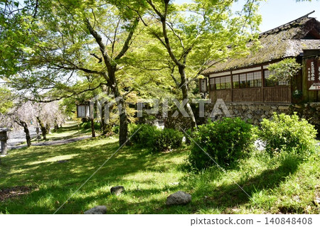 滋賀縣大津市的芙蓉園本店(日式餐廳)、石牆及新鮮綠植。 滋賀縣大津市的芙蓉園本店(日式餐廳)、石牆及新鮮綠植。 140848408