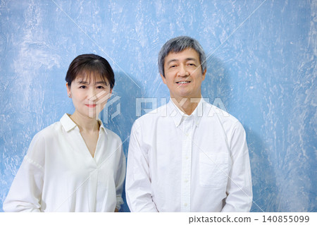 Portrait of smiling senior couple Portrait of smiling senior couple 140855099