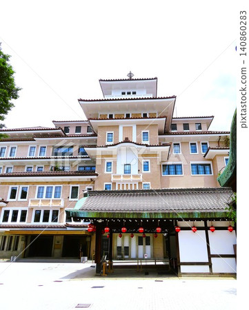 京都帝國酒店外觀;祗園花見小路;八坂會館,位於祗園甲部歌舞連場劇場內,是註冊有形文化財產。 京都帝國酒店外觀;祗園花見小路;八坂會館,位於祗園甲部歌舞連場劇場內,是註冊有形文化財產。 140860283