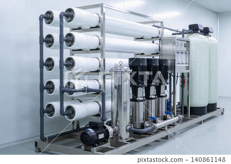 Industrial water purification system with multiple membrane filters and pumps Industrial water purification system with multiple membrane filters and pumps 140861148