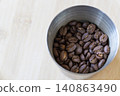 在杯子的咖啡豆 140863490