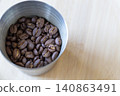 在杯子的咖啡豆 140863491