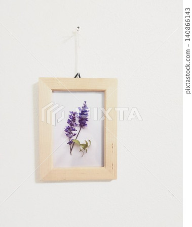 時尚自然風格的室內設計,以花卉照片裝飾 時尚自然風格的室內設計,以花卉照片裝飾 140866143