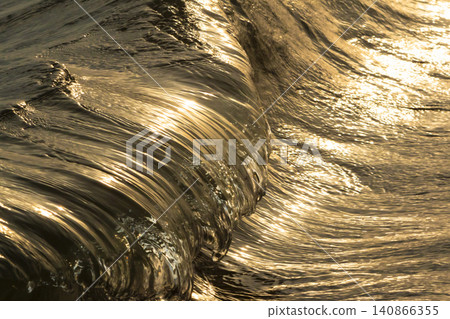 湘南久幻沼海灘的波浪形態之美 湘南久幻沼海灘的波浪形態之美 140866355