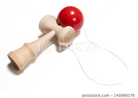 Kendama 140866376