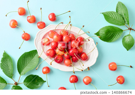 Cherries arranged on a plate; Sato Nishiki variety from Yamagata Prefecture. Cherries arranged on a plate; Sato Nishiki variety from Yamagata Prefecture. 140866674