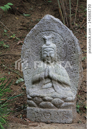 安曇野松尾寺的石佛像 安曇野松尾寺的石佛像 140868730