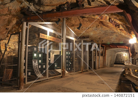 「酒樂堂生野銀礦陳釀倉庫」位於生野銀礦的隧道內。 「酒樂堂生野銀礦陳釀倉庫」位於生野銀礦的隧道內。 140872151