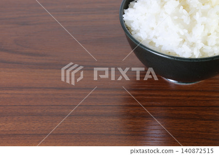桌上的米飯 桌上的米飯 140872515