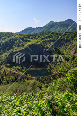 洞爺湖溫泉附近有鬚山金皮羅火山口遺址的沼澤地擁有豐富的自然美景和神秘的景色 140873516