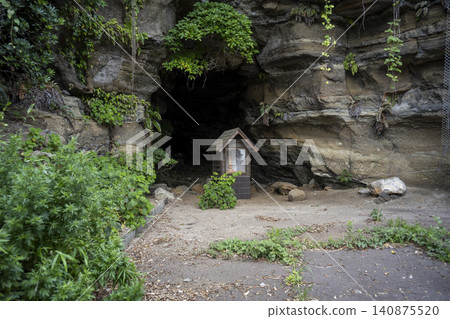 Gongen Cave in Kannonzaki Park, Yokosuka City, Kanagawa Prefecture Gongen Cave in Kannonzaki Park, Yokosuka City, Kanagawa Prefecture 140875520