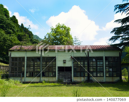 Elementary school that was discontinued Elementary school that was discontinued 140877069