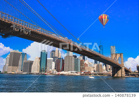 布魯克林大橋和摩天大樓的壯麗景色 140878139