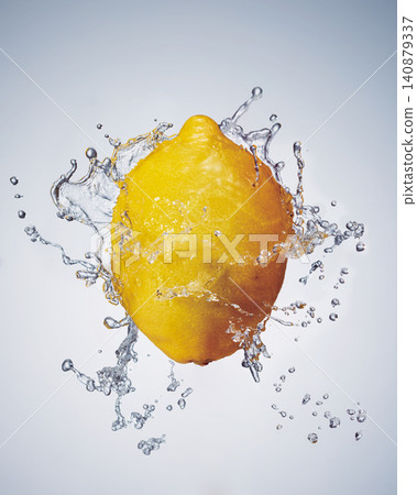Lemon, water splash Lemon, water splash 140879337