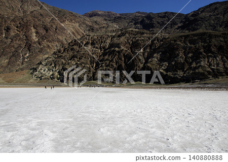 Experience the Unique Landscape of Death Valley Salt Flats in California Experience the Unique Landscape of Death Valley Salt Flats in California 140880888