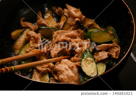 Cooking scene of stir-fried eggplant, cucumber, and pork with spicy miso Cooking scene of stir-fried eggplant, cucumber, and pork with spicy miso 140881021