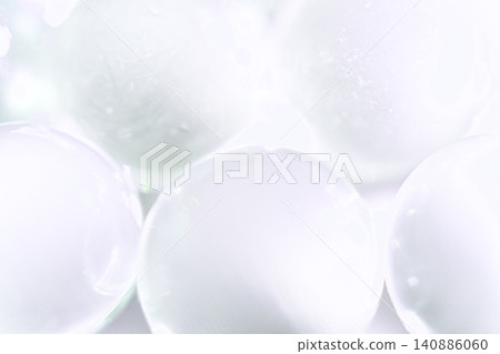 一顆閃閃發光的玻璃球 一顆閃閃發光的玻璃球 140886060