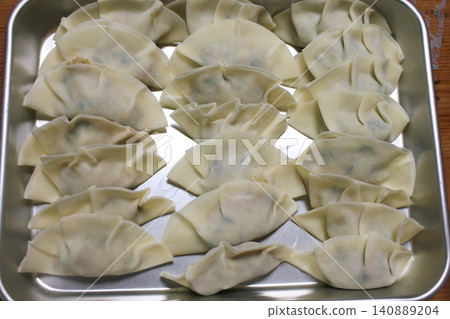 一排手工餃子 一排手工餃子 140889204