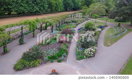 Rose garden Hyde park and hountress fountain Rose garden Hyde park and hountress fountain 140890800