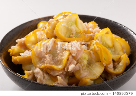 Yellow zucchini with tuna Yellow zucchini with tuna 140893579