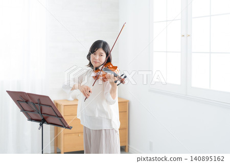 女小提琴手 女小提琴手 140895162