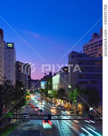 從天元寺橋交叉口看到的廣尾街和外苑西街的夜景 - 城市景觀(2026 年 5 月) 從天元寺橋交叉口看到的廣尾街和外苑西街的夜景 - 城市景觀(2026 年 5 月) 140895766