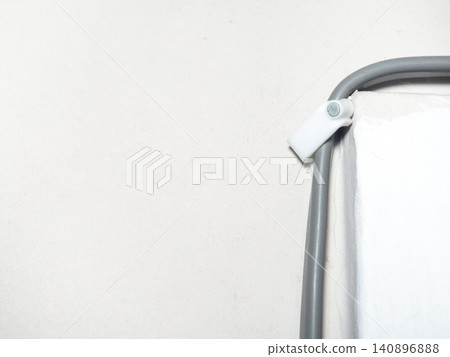 Fastening the wire to the wall. Ceiling mounting. Electric cord in the apartment. 220 volt. Fastening the wire to the wall. Ceiling mounting. Electric cord in the apartment. 220 volt. 140896888