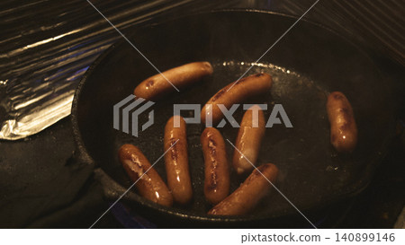 Skillet grilled sausage 140899146