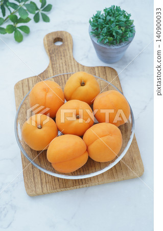 Apricot fruit Apricot fruit 140900033