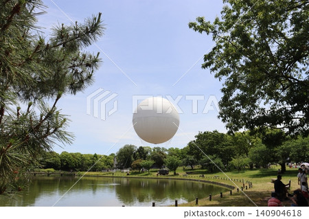 在堺市大仙公園等待的熱氣球 在堺市大仙公園等待的熱氣球 140904618