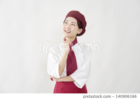 一位女糕點師構思創意 140906166