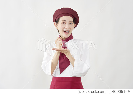 笑容可掬、靈感乍現的女糕點師。 140906169