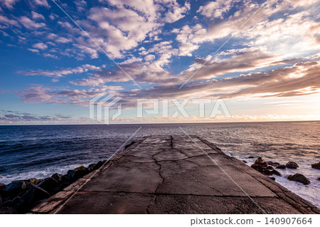 Jetty in Saint-Pierre, La Reunion island Jetty in Saint-Pierre, La Reunion island 140907664