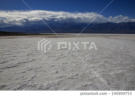Exploring the Vast Salt Flats Landscape of Death Valley in California Exploring the Vast Salt Flats Landscape of Death Valley in California 140909753