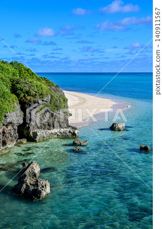 The beautiful seascape of Miyakojima The beautiful seascape of Miyakojima 140911567