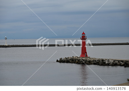Red lighthouse / White lighthouse Red lighthouse / White lighthouse 140913576