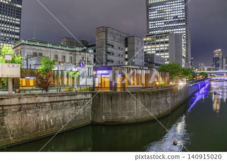 Osaka night view: Nakanoshima, Keihan Railway Oebashi Station and Bank of Japan Osaka Branch, Osaka City, Osaka Prefecture Osaka night view: Nakanoshima, Keihan Railway Oebashi Station and Bank of Japan Osaka Branch, Osaka City, Osaka Prefecture 140915020