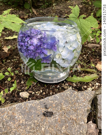 Transparent globe Transparent globe 140915758