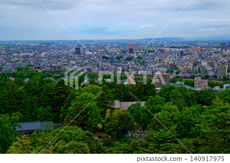 A view of the townscape to the west, adorned with young leaves and fresh greenery, from Mt. Asuwa. A view of the townscape to the west, adorned with young leaves and fresh greenery, from Mt. Asuwa. 140917975
