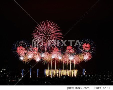開花在夜空的一朵大花 開花在夜空的一朵大花 140918387