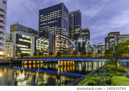 Osaka night view: Nakanoshima, Sendanbokubashi Bridge, Osaka City, Osaka Prefecture 140919764