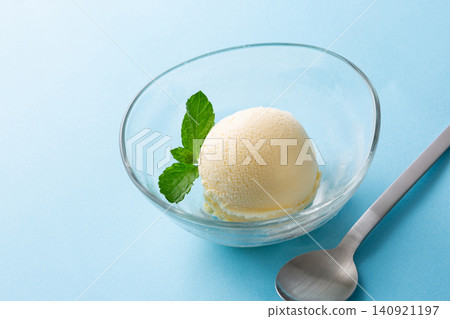 Vanilla Icecream 140921197