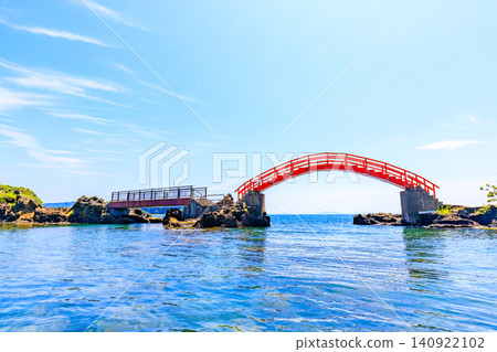 Early summer on Kyojima Island, Sado City, Niigata Prefecture 140922102