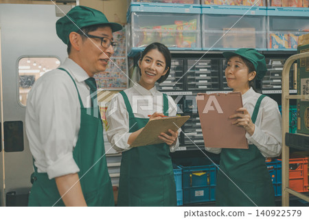 super market, supermarket, backyard 140922579