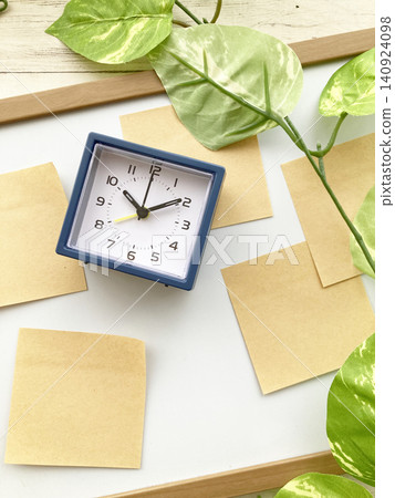 Time management, task deadlines, desk clock, whiteboard with sticky notes, time management 140924098