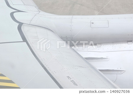 Aircraft Wing and Engine Detail: Aviation Technology for Engineering and Design 140927036