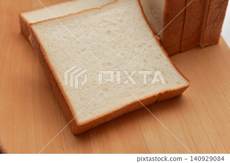 Plain bread  140929084