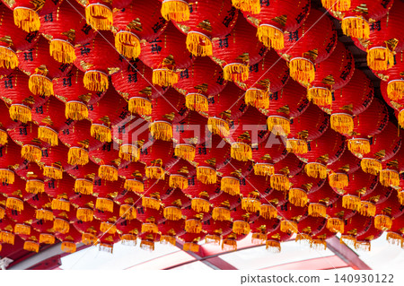 台灣傳統廟宇紅燈籠海與福德祠建築景觀 台灣傳統廟宇紅燈籠海與福德祠建築景觀 140930122