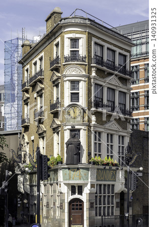 The Blackfriar pub, its distinctive Art Nouveau architectural style. The Blackfriar pub, its distinctive Art Nouveau architectural style. 140931325